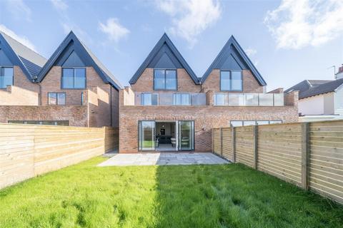 5 bedroom semi-detached house for sale, Telegraph Road, Heswall, Wirral