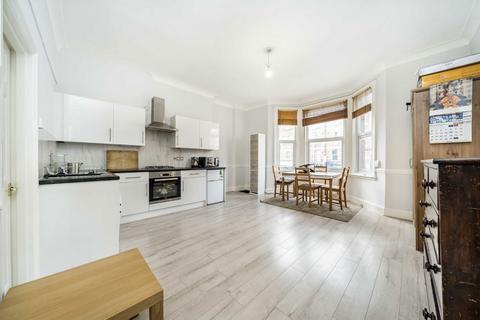 1 bedroom flat to rent, Streatham High Road, London SW16