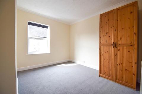 2 bedroom terraced house to rent, Ashville Street