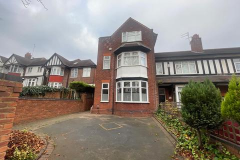 4 bedroom semi-detached house to rent, Wheelwright Road, Birmingham B24