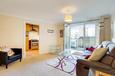 2 bedroom apartment for sale, 5 Woodland Crescent