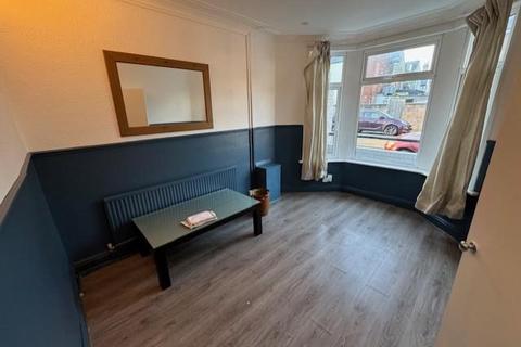 3 bedroom house to rent, Talygarn Street, Cardiff