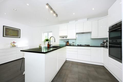 2 bedroom mews for sale, Spooners Mews, W3