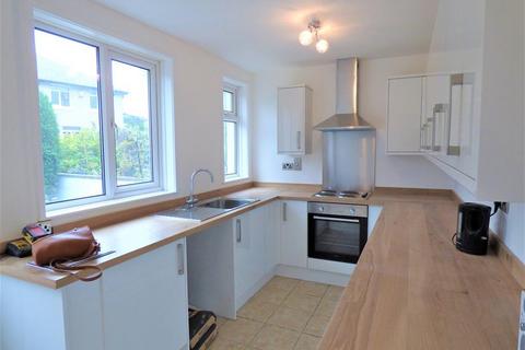 3 bedroom semi-detached house to rent, The Oval, Skipton