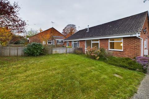 2 bedroom semi-detached bungalow to rent, The Butts, Newent