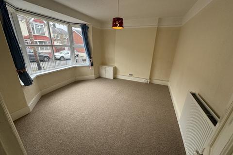 2 bedroom flat to rent, Myrddin Crescent, Carmarthen, Carmarthenshire