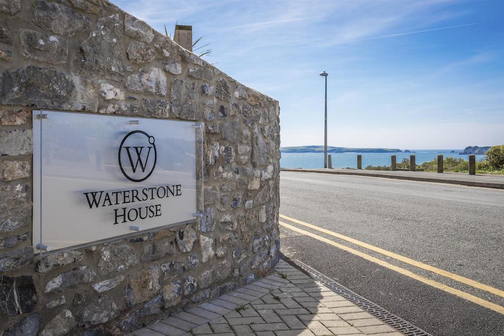 11 Waterstone House Tenby 45.jpg