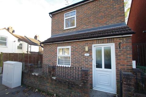 1 bedroom detached house to rent, Shakespeare Street, Watford, WD24