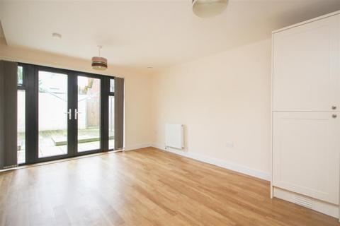 2 bedroom terraced house to rent, Jubilee Court, Canterbury