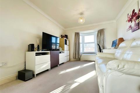 2 bedroom apartment to rent, Main Street, Feltham, TW13