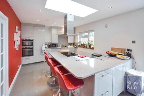 5 bedroom semi-detached house for sale, Adelaide Road, Hounslow TW5