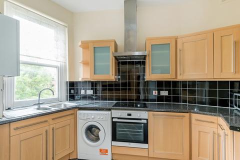 3 bedroom flat to rent, Lauderdale Road London W9