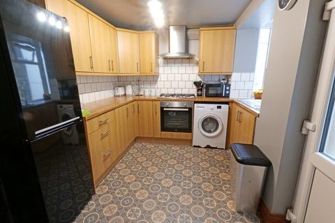 4 bedroom terraced house for sale, Mosley Street, Barnoldswick, BB18