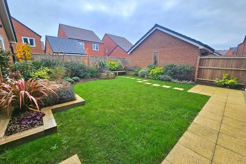 4 bedroom detached house for sale, Greenway, Box Road, Cam, Dursley