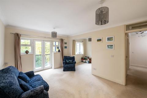 1 bedroom retirement property for sale, Wray Park Road, Reigate