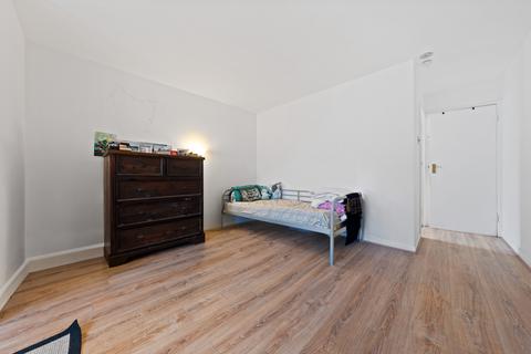 Studio for sale, Burnwell Road, Sutton, SM1