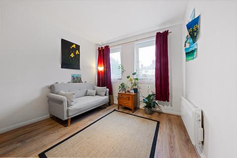 Studio for sale, Burnwell Road, Sutton, SM1