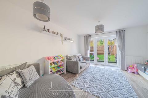 51 River Way, Great Blakenham, Ipswich, IP6 0GH