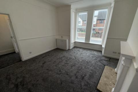 3 bedroom end of terrace house to rent, Chatsworth Road, Birkenhead CH42