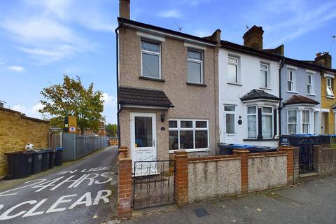 3 bedroom end of terrace house for sale, Churchill Road, South Croydon CR2