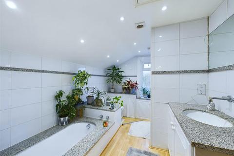 15 Churchill Road, South Croydon, CR2 6HE
