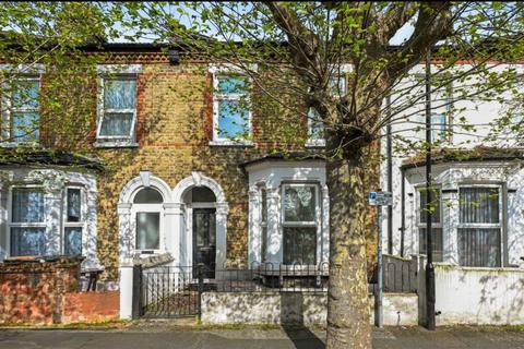 1 bedroom apartment to rent, Warwick Road, London E15