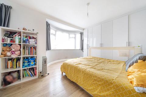 23 Tiverton Road, Ruislip, HA4 0BW