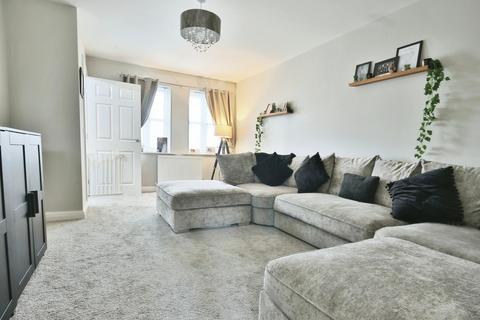 3 bedroom end of terrace house for sale, Thornbury Walk, Kingswood, Hull, HU7 3JY