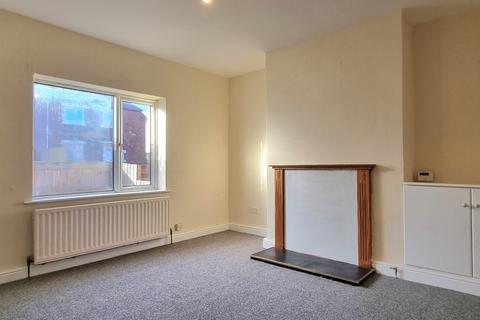 2 bedroom terraced house to rent, Carr Hill Road, Gateshead NE9