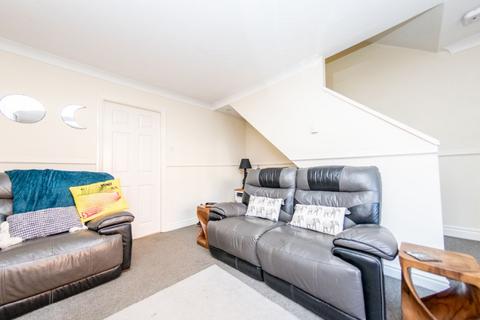 3 bedroom terraced house for sale, Thirlmere Close, Leeds