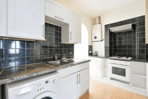 2 bedroom semi-detached house to rent, Worton Road, Isleworth, TW7