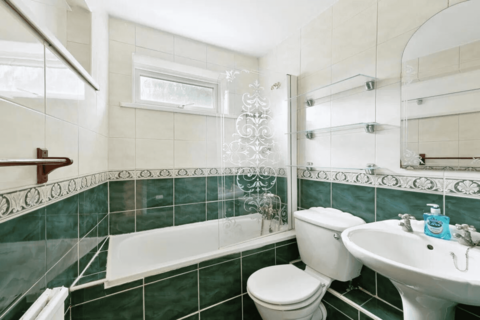 2 bedroom semi-detached house to rent, Worton Road, Isleworth, TW7