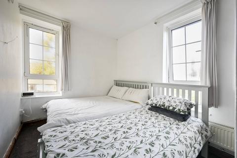 3 bedroom flat for sale, Devitt House, Poplar, London, E14