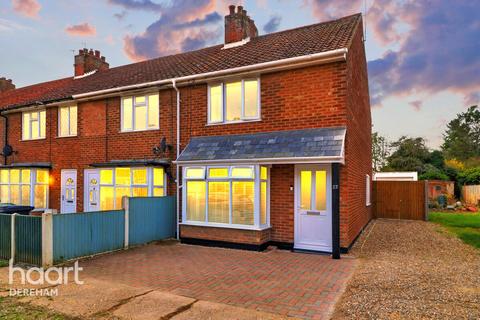 3 bedroom end of terrace house for sale, Swanton Avenue, Dereham