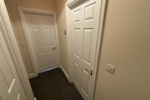 2 bedroom flat to rent, Bruce Street. Mountain Ash, CF45 3HF