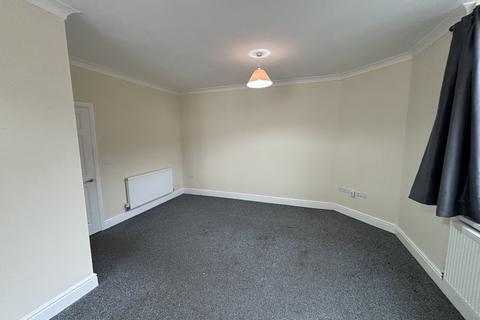 2 bedroom flat to rent, Bruce Street. Mountain Ash, CF45 3HF