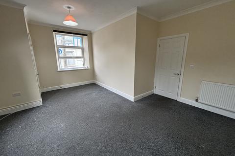 2 bedroom flat to rent, Bruce Street. Mountain Ash, CF45 3HF