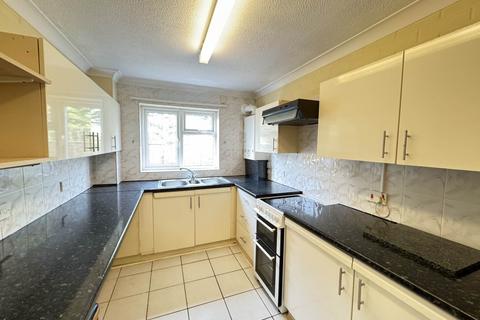 2 bedroom flat to rent, Sea Road, Bognor Regis