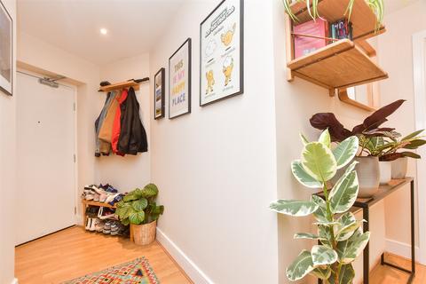 Flat 29, Burlescombe House, 29 Burrage Road, Redhill, RH1 1TL