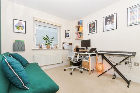 Flat 29, Burlescombe House, 29 Burrage Road, Redhill, RH1 1TL