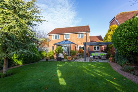 4 bedroom detached house for sale, Drakes Close, Huntington, YO32