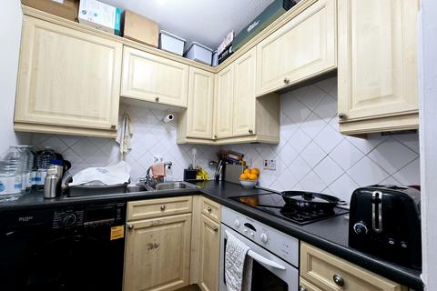 1 bedroom terraced house to rent, Vellum Drive, Carshalton SM5