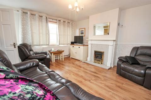 3 bedroom semi-detached house for sale, Balham Close, Rushden NN10