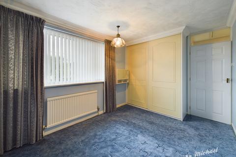 3 bedroom terraced house for sale, Howard Avenue, Aylesbury, Buckinghamshire