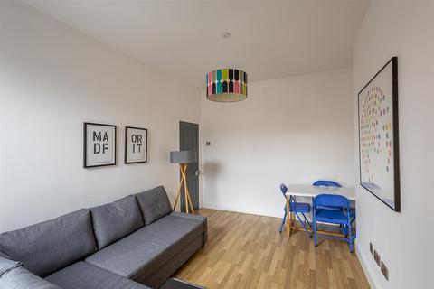 2 bedroom flat for sale, Grosvenor Gardens, Jesmond Vale, Newcastle upon Tyne