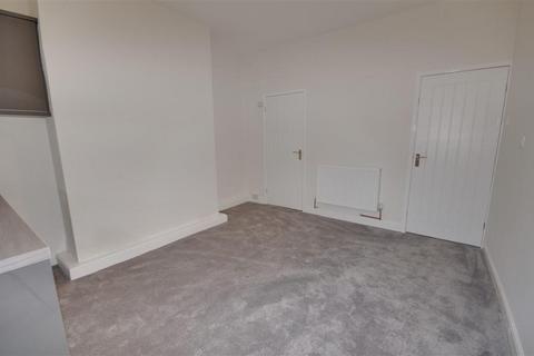 2 bedroom terraced house for sale, Smawthorne Grove, Castleford