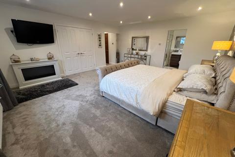 9 Bryn Rhedyn, Tonyrefail, Porth, CF39 8EZ