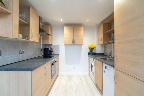 Flat 16, 13 Constitution Place, Edinburgh, EH6 7DJ