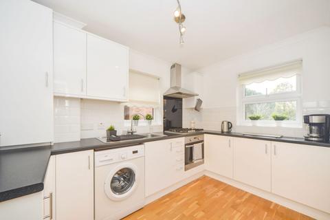 1 bedroom flat to rent, Brackley Road Beckenham BR3