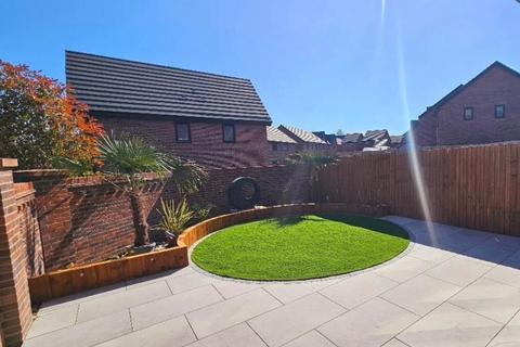 4 bedroom semi-detached house for sale, Bridleway Close, Bury, Greater Manchester, BL8 1YU